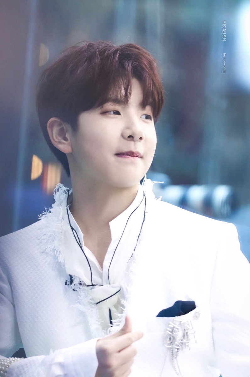heimish_0402's tweet photo. 180227 🌿

작은 숨소리 하나만으로 소중한
행복을 선물하는 그대

#더이스트라이트 #더이라 #이우진 #우진
#TheEastLight #WooJinLee #WooJin https://t.co/TSDA5TWTDw