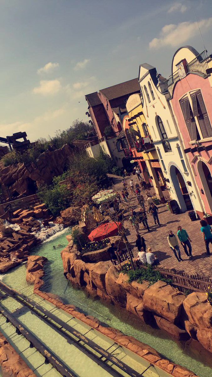 BanksSadler_DE's tweet photo. Eine schöne Zeit hatte unser Event Team im @Phantasialand 😊 https://t.co/1Aw3S1DAKv