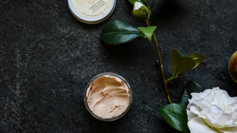 beautycounter's tweet photo. Dull, dry skin? @FarmHouseFresh Mighty Tighty Mask is the answer! Who else is a fan? @Reba McEntire! She was glowing at the ACM Awards 2018, thanks to this face mask. #ad https://t.co/RIh2oCoqyp #beauty https://t.co/8wFL1zNzbh