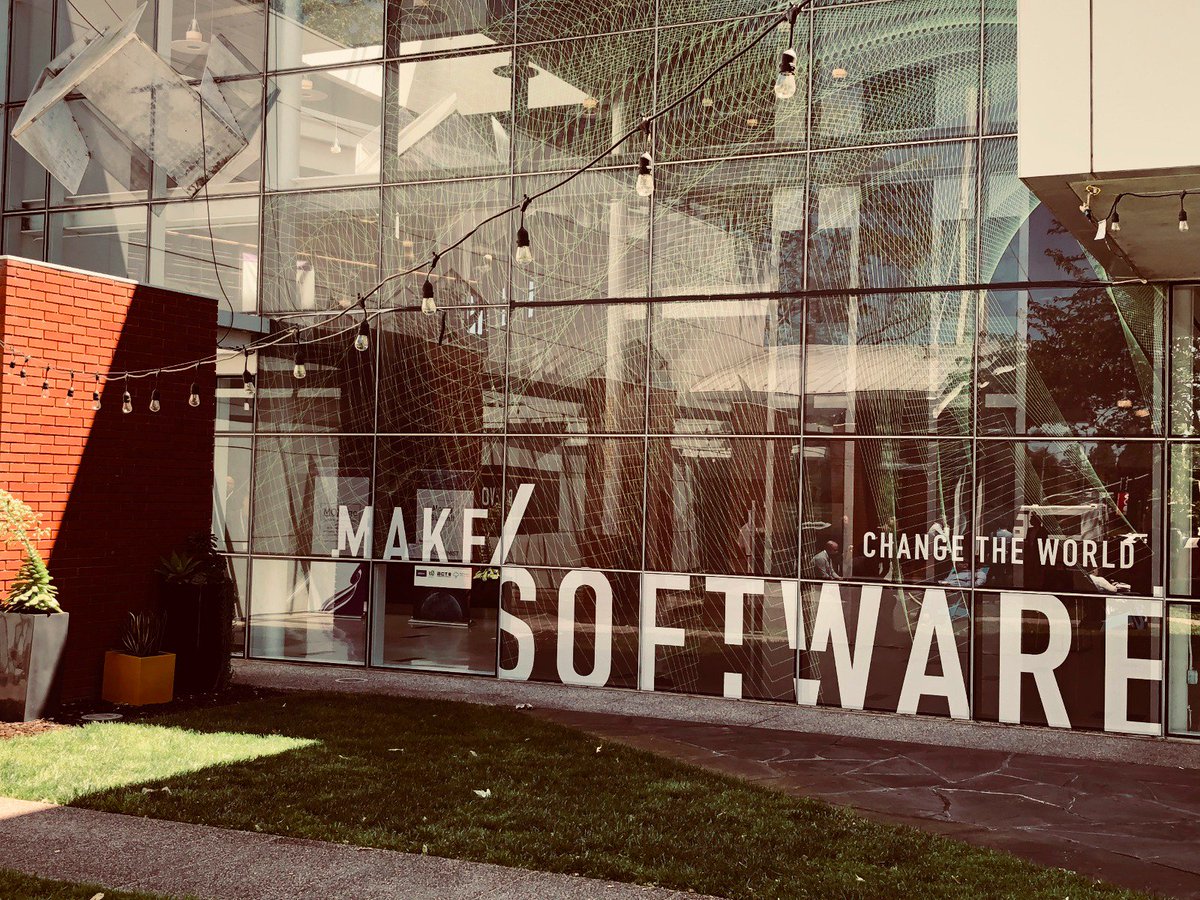 Vidiemmesrl's tweet image. Credi che sia possibile cambiare il mondo? A Mountain View sono convinti di sì...
#ChangeTheWorld #MakeSoftware