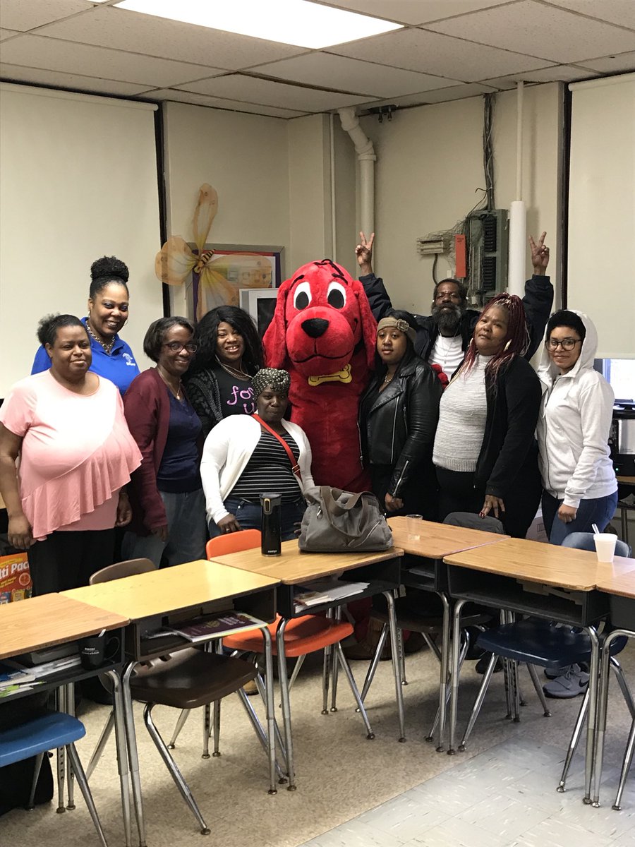 RES_Bears's tweet photo. Clifford came to read to the kids! #rebuildroosevelt @PHLschools @RES_Bears https://t.co/3MaAEjIem9