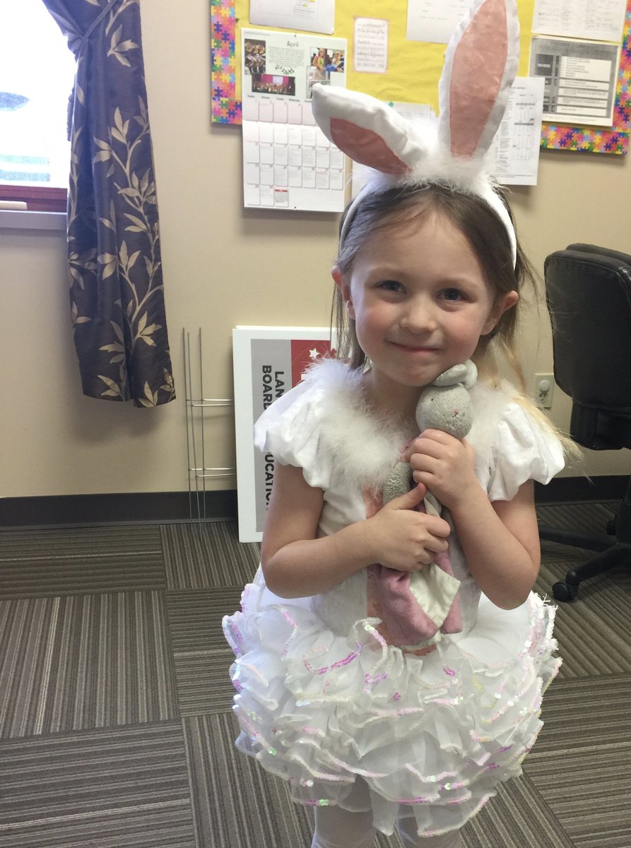 Children_Kastle's tweet photo. When your 4 and your school has a "Dress Yourself Day" what outfit do you choose? 🐰💗  #Ckclc #Preschool #wherelovemeetslearning #Summercamp https://t.co/ifvrSSlumO