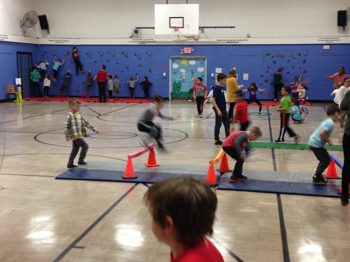 Jump Rope for the American Heart Association @UGLstud_council today! Thanks Mr. Brophy! <a href="/DBrophy85/">Mr. Brophy PE</a>