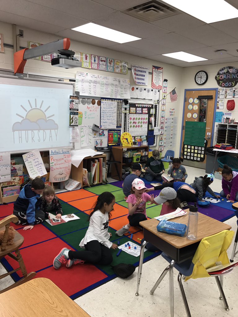 cathyrenfrow's tweet photo. I love my mornings....15 minutes of choice time. Building relationships and skills!! Team 107 you rock!! #welovebeingfirst #AshlandSOAR #choiceinlearning https://t.co/PAFE7JkrI2