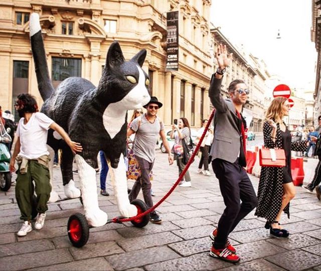 therealrsharkey's tweet photo. Jobby the Cat ❤️
#designpride @jobsmeets @blowunofficial #studiojob #blow #seletti #giantcat #designpride2018 #salonedelmobile #designparade #milandesignweek #jobbythecat #felixthecat @selettiworld https://t.co/ApCnY8bJhz https://t.co/yI95Gvme5j
