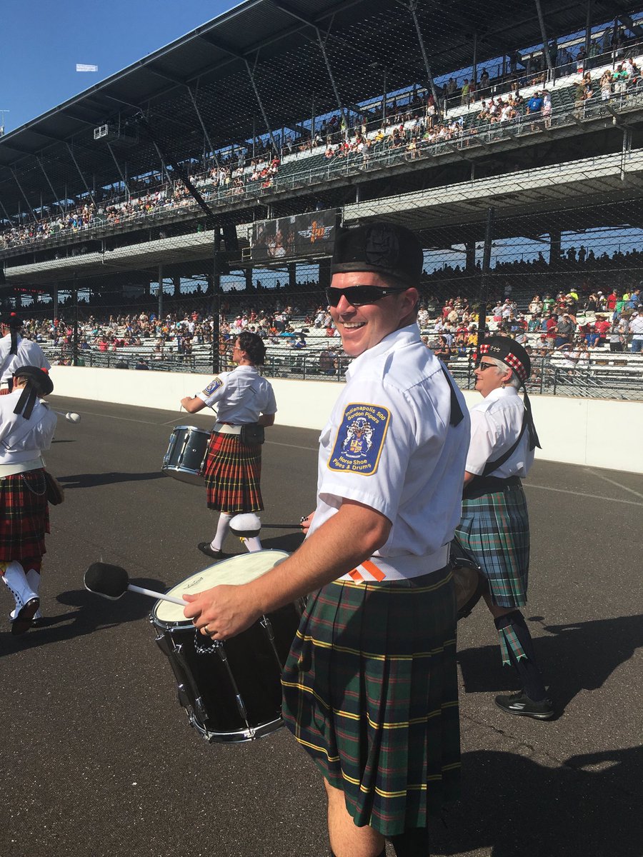 LarraOverton's tweet photo. #TBT - it’s almost May edition with your favorite marching meteorologist @JimOBrienWX #WhenWillItBeWarmAgain https://t.co/ShppfqyfUb