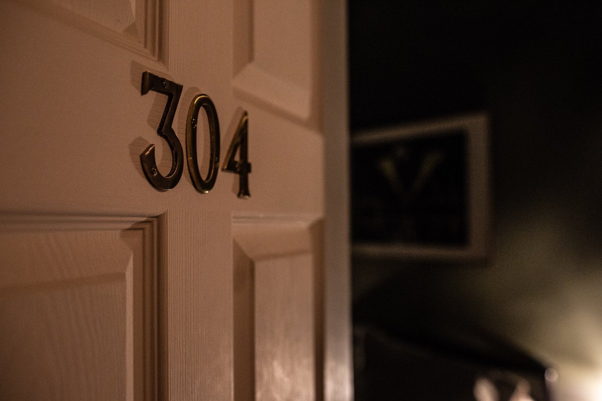 Thank you to everyone who came to our grand reopening of The Hollow Hotel last night. We do hope you all enjoyed the lively atmosphere and that our staff catered to your every desire.
Photo credit to our lovely photographer <a href="/aliwrightphoto/">Ali Wright</a>