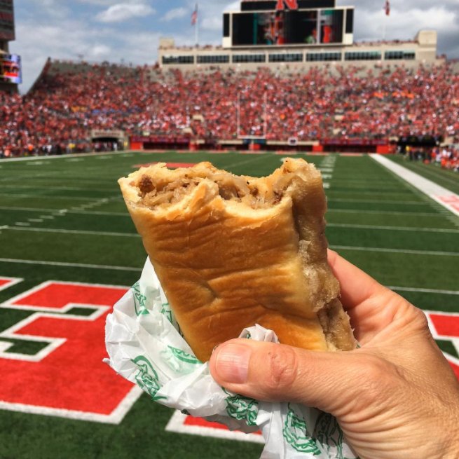 Runza's tweet photo. Like and retweet for the chance to #win a pair of tickets to Saturday's game 🌽 🎈🏈 Winners will be chosen at 4pm today.

📷: @bobcullinan https://t.co/cQLKIp6RHV