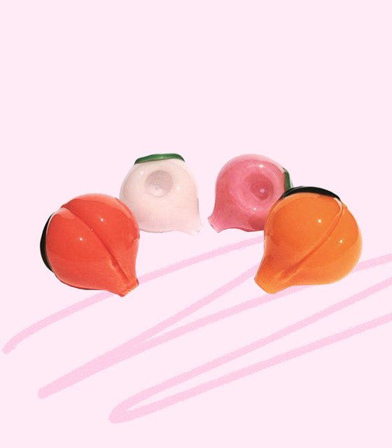 NylonMag's tweet image. Because 4/20 is basically like Christmas but better: 15 cute gifts for the stoner in your life bit.ly/2JUuXSx