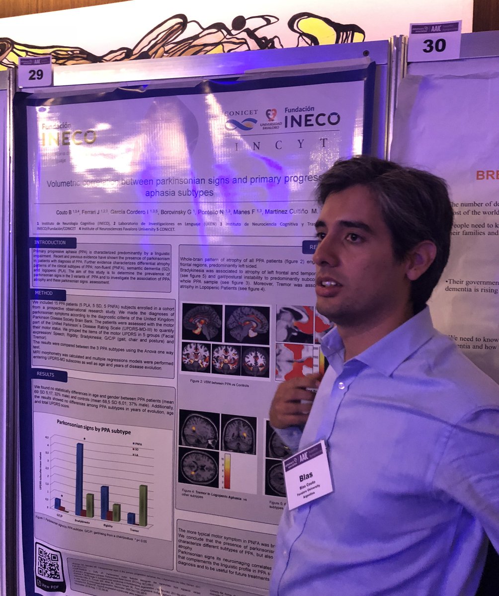 ManesF's tweet photo. Es difícil poner en palabras el orgullo que genera ver a los jóvenes investigadores  de nuestro laboratorio exponiendo sus trabajos. En la foto, el Dr. Blas Couto presentando sus hallazgos de neuroimágenes en la afasia primaria progresiva en el congreso de la @alzassociation. https://t.co/nTnFGP9XtZ