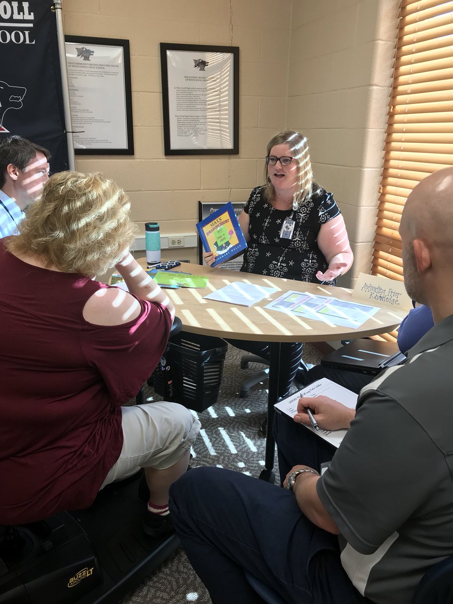 APMillerFPES's tweet photo. Our very first Edcamp! Teachers sharing with teachers @WhiteKnollHigh What a wonderful day of learning. @jamiefpowell12 @CarolinaMills98 @BaddieBoyerWKHS @markdudley19 @scagle12 #howlaboutit #growlearnshare https://t.co/xNjW5f5EnJ