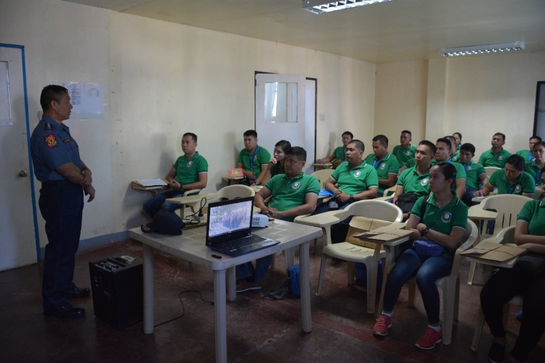 rclo_13's tweet photo. 04-19-2018 PSSUPT ANTONIO RC RCLO13 CONDUCTED LECTURE ON POLYGRAPH (CIC) CL 001-2018 OF PRO13 @CrimeLaboratory https://t.co/PwzZcfoSaC