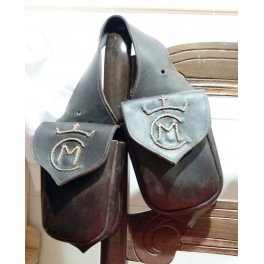 CordobaShops's tweet photo. #Mayo es el mes de fiestas y romerías 💃, en la tienda online del Taller artesanal del cuero #BlancaPiel tienen todo lo que necesita tu caballo🐴y el caballista 💯% artesano by #BartoloméBlanca https://t.co/GjZNohiz3i
#Alforjillas #Polainas #zahones @MadeinAndalucia @dipucordoba https://t.co/1AwYRDgjEv