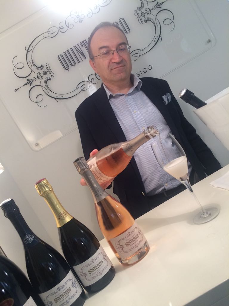 Quintopasso's tweet image. Tanti incontri, tanti assaggi, tanti volti... Ecco alcuni frammenti di questo #Vinitaly2018 ormai alle spalle. #Quintopasso #MetodoClassico #EmiliaRomagna
