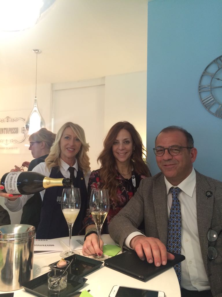Quintopasso's tweet image. Tanti incontri, tanti assaggi, tanti volti... Ecco alcuni frammenti di questo #Vinitaly2018 ormai alle spalle. #Quintopasso #MetodoClassico #EmiliaRomagna
