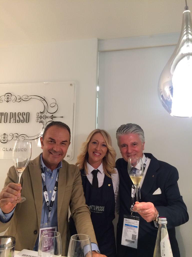 Quintopasso's tweet image. Tanti incontri, tanti assaggi, tanti volti... Ecco alcuni frammenti di questo #Vinitaly2018 ormai alle spalle. #Quintopasso #MetodoClassico #EmiliaRomagna
