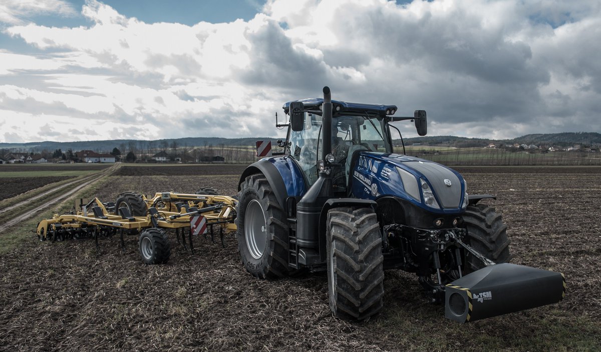 MKY2485's tweet photo. @CNHIndustrial offers the @geoprospectors #TopsoilMapper in the EMEA region for #VDT #variabledepth tillage with realtime #implementcontrol through its #precisionAG channel. https://t.co/XebNgtVIDW