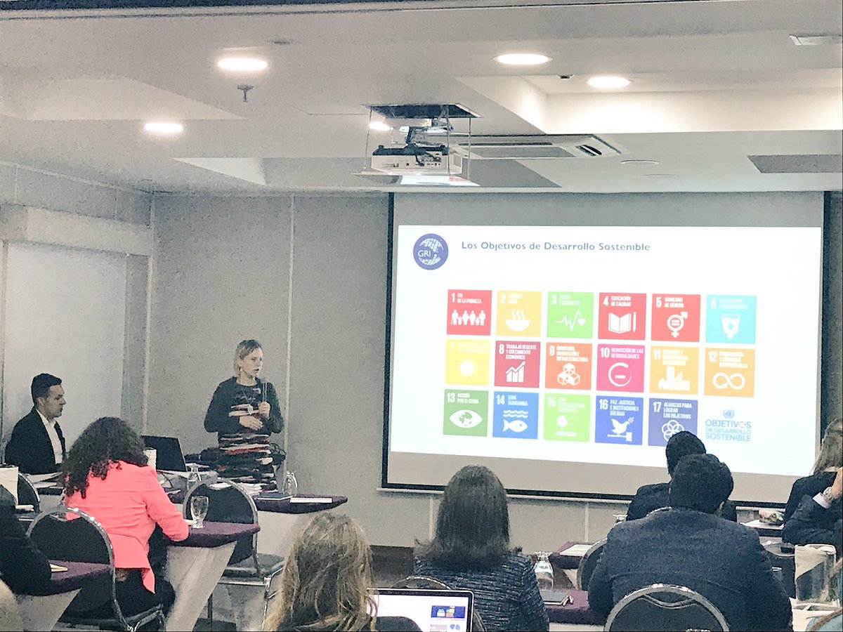 bvcColombia's tweet photo. Eszter Vitorino, comparte los objetivos del desarrollo sostenible: educación de calidad, igualdad de género, industria, innovación e infraestructura; acción por el clima, producción y consumo responsable, entre otros. #JornadaInversionResponsable https://t.co/GJphSli5Gm