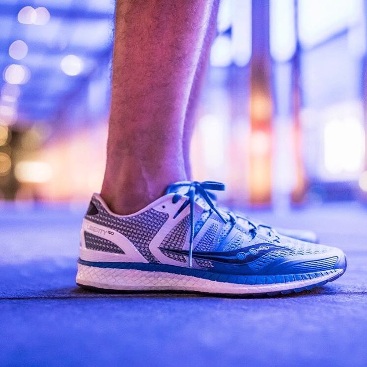 SauconyPH's tweet photo. From day to night, #LibertyISO got you covered thanks to the #EVERUN cushioning for ultimate performance and comfort. #RunYourWorld https://t.co/m1xT8HotLj