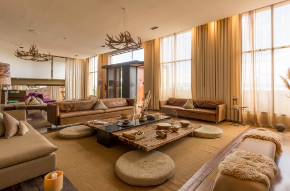 No te queremos enamorar, pero… te invitamos a unos dias de caminatas en glaciares, exquisito cordero patagónico a la cruz, unas copas de Malbec y toda la magia de <a href="/EsplendorH/">Esplendor Hoteles by Wyndham</a> #Calafate 
¿Te lo vas a perder? ￼
bit.ly/1RmvHz6
#ViviConEsplendor
#ExperienciaEsplendor