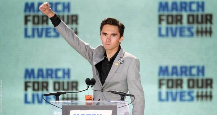 WPLGLocal10's tweet image. Parkland activist @davidhogg111 calls for boycott of @Vanguard_Group, @blackrock  over gun industry ties bit.ly/2HKqdxV
