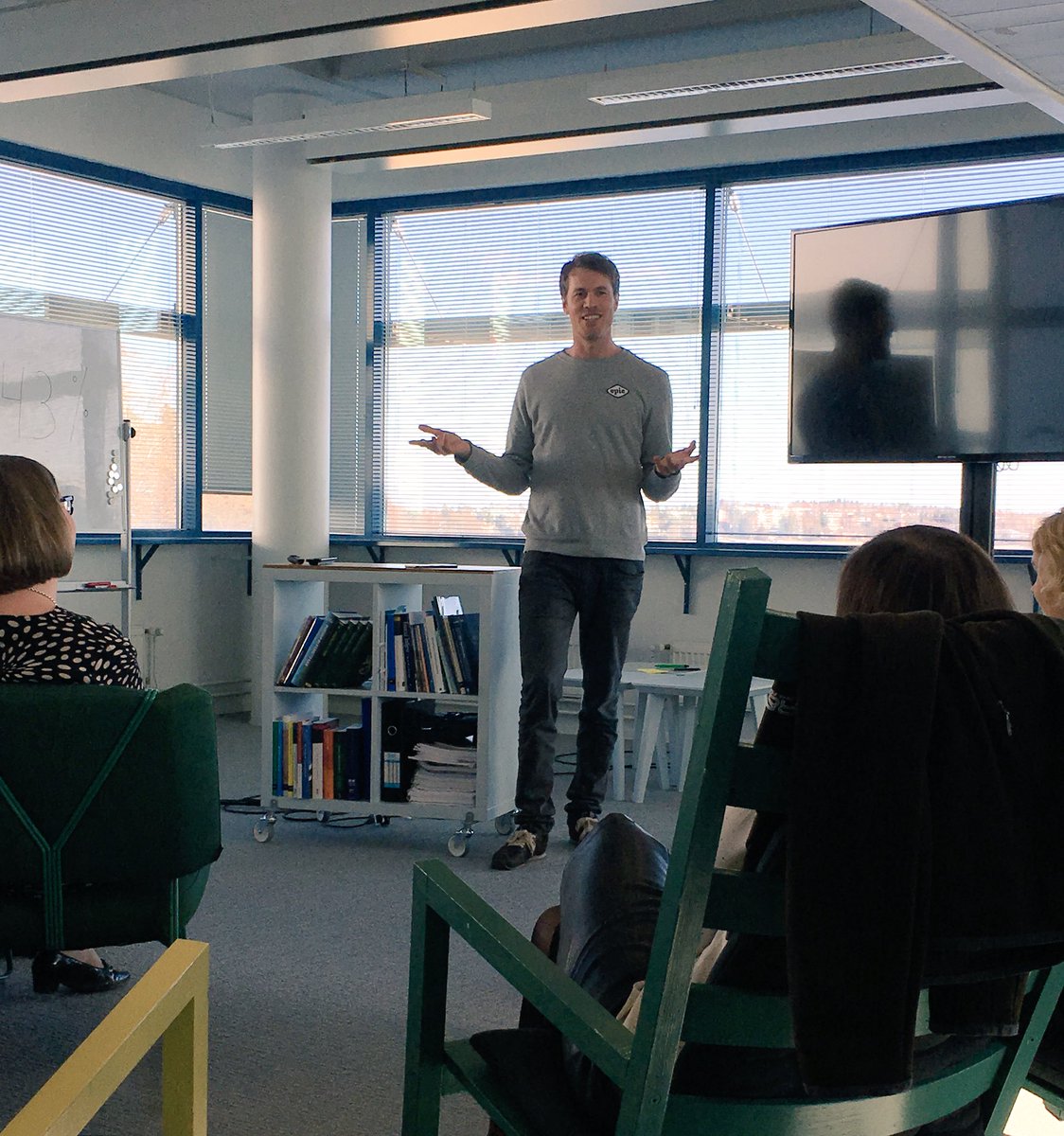 frediteir's tweet photo. @EpicFoodsCo pitching their “slow food, fast delivery” concept. Soon we’ll get to try their food at https://t.co/JRkAW0tDdG 👌 https://t.co/EL1CVFfu44
