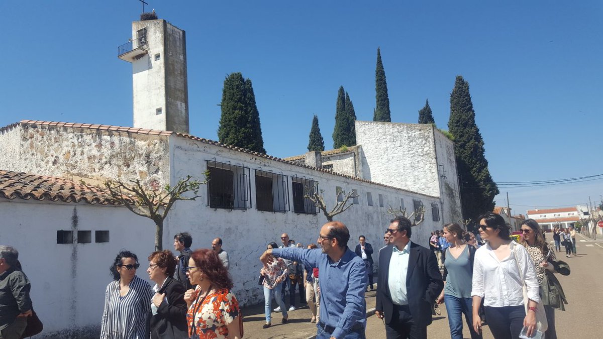 xdocomomo2018's tweet photo. X Congreso DOCOMOMO Ibérico 🇪🇸🇵🇹
Visita programada a #Lácara 
#xdocomomoib #arquitectura #architecture #docomomo #movimientomoderno #construcción #cultura #cáceres #badajoz #pueblos #portugal #Extremadura https://t.co/lPiFGYK7f5