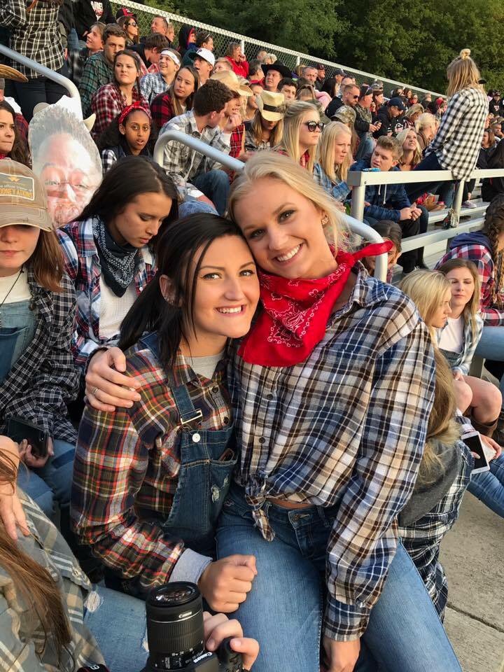 mikayla_ryan11's tweet photo. a very special happy 18th birthday to my best friend 💗 don’t know what i would do w/o you!! love you lots 😚 https://t.co/8uMTUK3DLF
