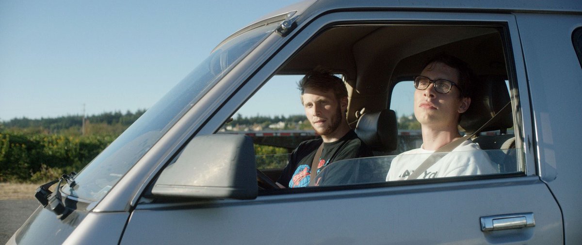 ShortoftheWeek's tweet image. A nine song visual mixtape following two young stoners into a world of mindless day jobs, petty drug deals and loud ass music in the endlessly delightful "MIXTAPE MARAUDERS" from @VisualPo bit.ly/2HhrJGI