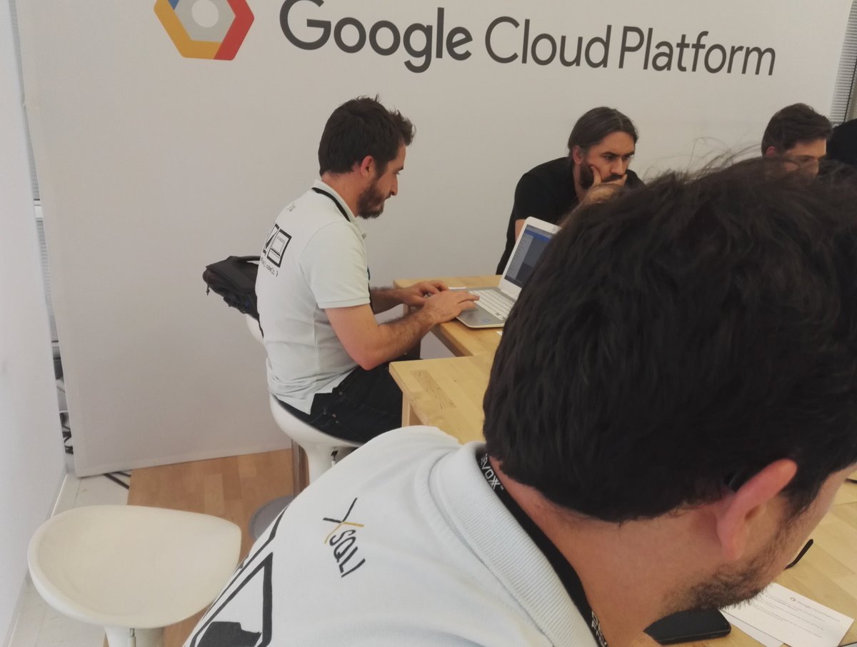 _JulienAlbert's tweet photo. Les #SQLIens éprouvent @GoogleCloud_FR Platform avec succès à #DevoxxFr. Retrouvez-y trois de nos collaborateurs @SQLI_FR en ce moment ! #Google #geek #ateliers #talents #ISCFrance #GCP https://t.co/x0FZkRp4Wv