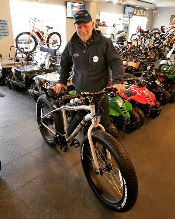 Bintelli's tweet photo. We love our Bintelli Family! Every customer and dealer is a huge part of our family and we could not be more grateful for them. 

Find your favorite style and one of our incredible dealers near you: https://t.co/IJ0OKKrCSv
.
.
#GetToKnowYourCustomersDay #Ebikes #ElectricBicycles https://t.co/kDdZHYZb7o