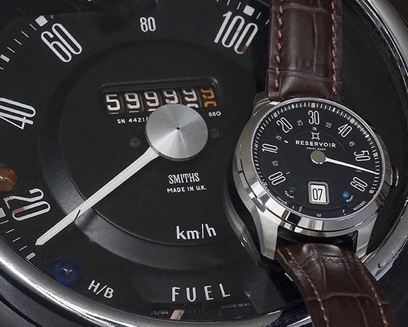 VERITIMEWATCHES's tweet image. Black dial version of #Baselnovelty by @ReservoirWatch - #TheLongbridge Club. Black Dial. 39 mm case. Inspired by the gauges in the original #Minicar. #reservoirwatch