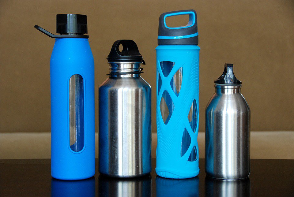 It takes 3 bottles of water to produce 1 plastic bottle of water - without even taking into account energy required to transport it! So if you're out and about in the sun, don't forget your reusable bottle to keep hydrated and avoid buying a plastic one! #WarmestDayOfTheYear