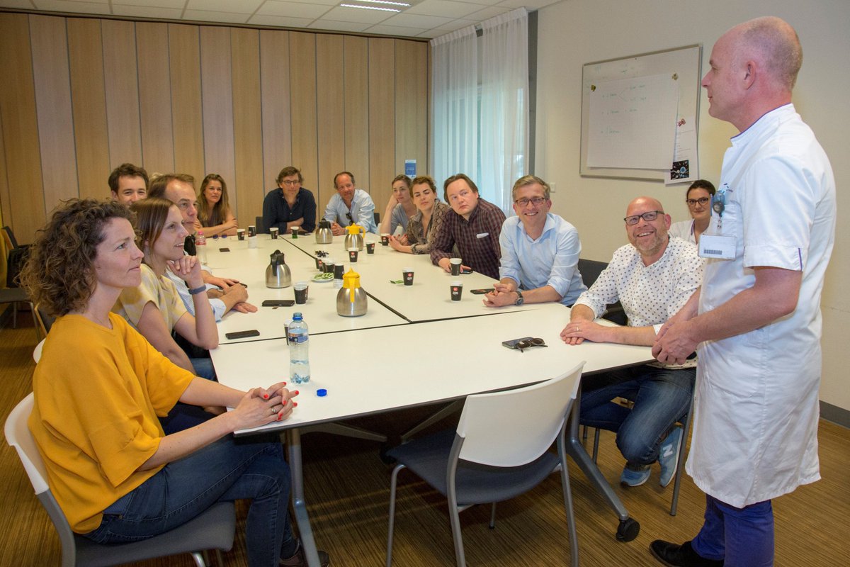 MMC's tweet photo. Vandaag brengt de directie @Heineken een bezoek aan MMC waar kinderarts Bas Zegers tijdens een presentatie uitleg geeft over preventie van alcoholgebruik bij jongeren. https://t.co/a4UVipUlgp
