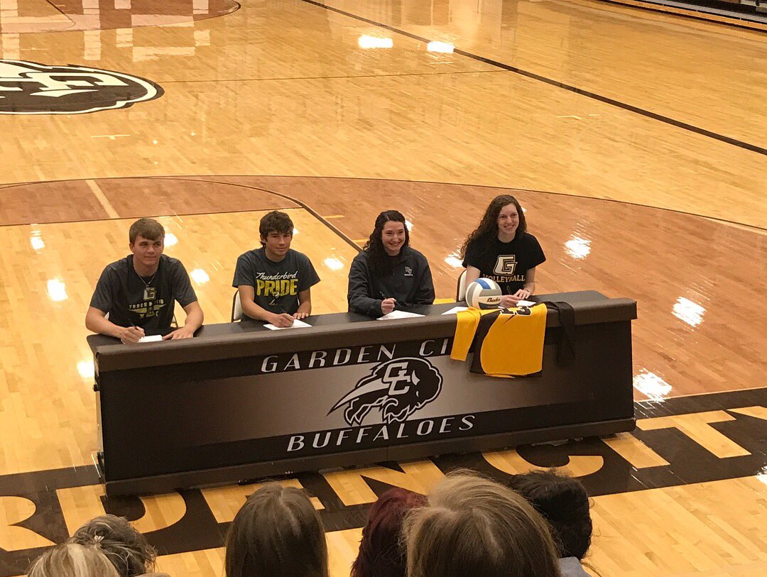 GCCC_Volleyball's tweet photo. Welcome to Garden City CC Adisyn!! 💛🏐 https://t.co/Ykr30Zlxqa