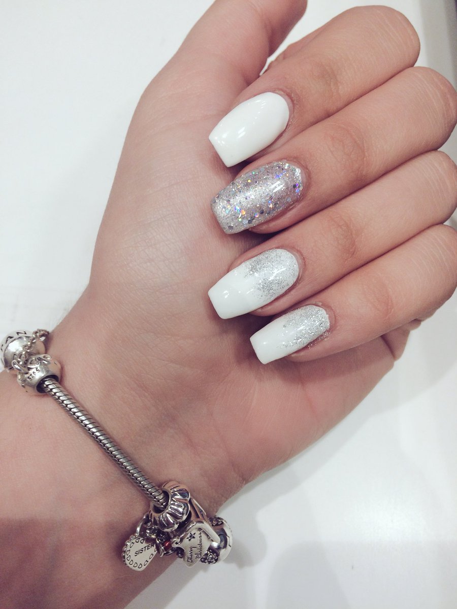 trendynails_'s tweet photo. 💅🏼💅🏼 #nails 🖤 #nails2inspire @OPI_PRODUCTS https://t.co/iCjqldfay7