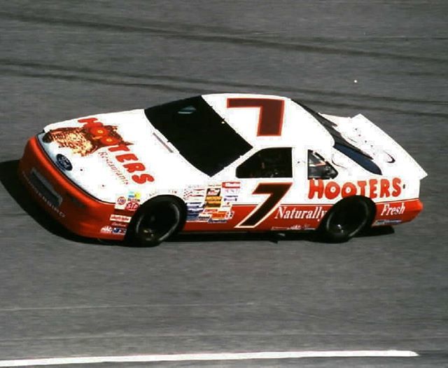 HJMotorsport337's tweet photo. Hey @thunderbirdckn! @tellison27 tells us that he knows Matt over there from way back.
Thunderbirds, chicken, race cars. It has happened before, how about a chat about some sponsorship to make it happen again?
#HJMotorsport #ChampCar #iRacing #Mazda #Miata #Racing #Raceca… https://t.co/WbTLxJ00NJ