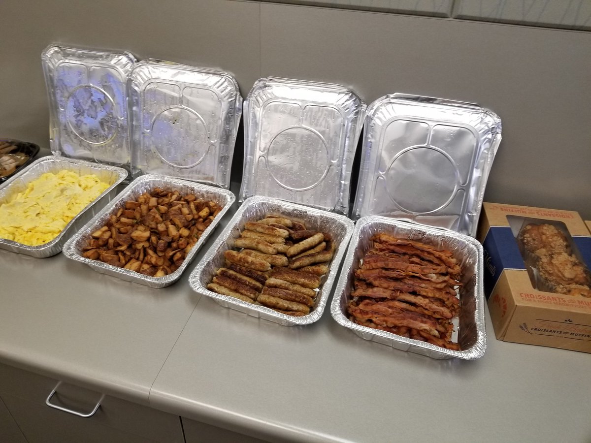 jefferydaustin's tweet photo. This is a #SoCal Breakfast-n-Learn @Datrium style. As a student of the industry, technology is rapidly changing. @crmeston and I would love to cater in a breakfast for you and your team to bring you up to speed on the future of the datacenter #openconverged @mimis_cafe https://t.co/szO2HiRqMj