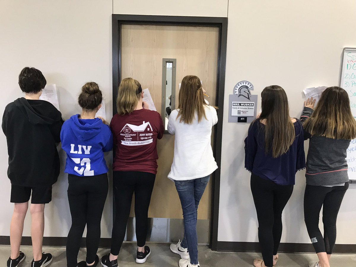 cskiles80's tweet photo. Get up, get moving, get active! #explospanish practicing dialogue. #rm409 #troysouth #finishstrong #hola #proud2br3 https://t.co/pYk7w1sueA