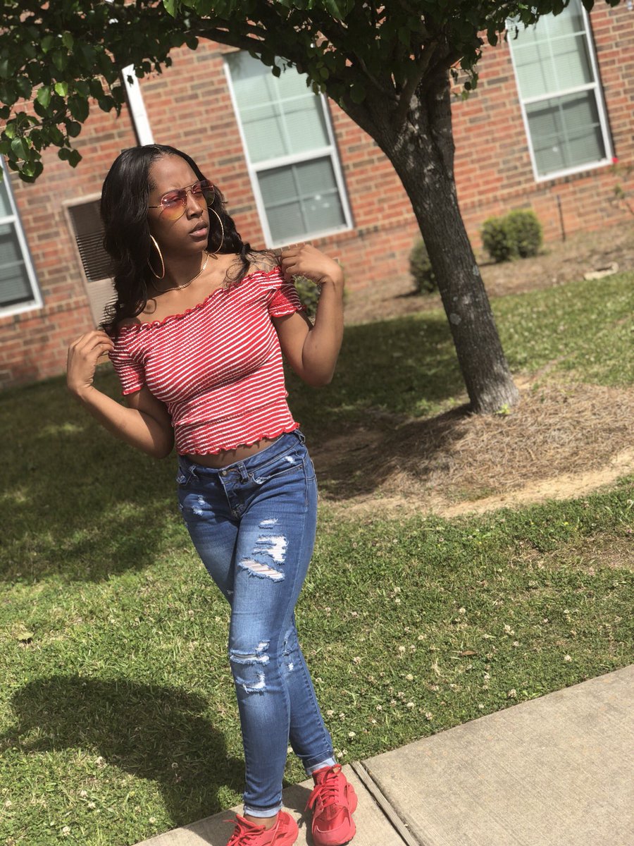 KiaraMoshai's tweet photo. they gone know who you is 😛😍🤤❤️ #latepostthough https://t.co/fFaFjNZXrE