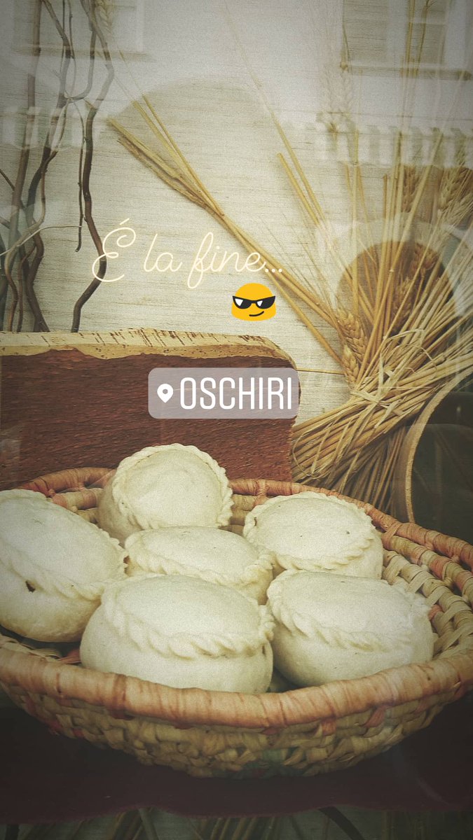 FlanierenSarda's tweet photo. Sosta a #Oschiri per le panade 😍😍 E voi, ne conoscete il sapore?

#Sardegna https://t.co/rmbfgaKqyi