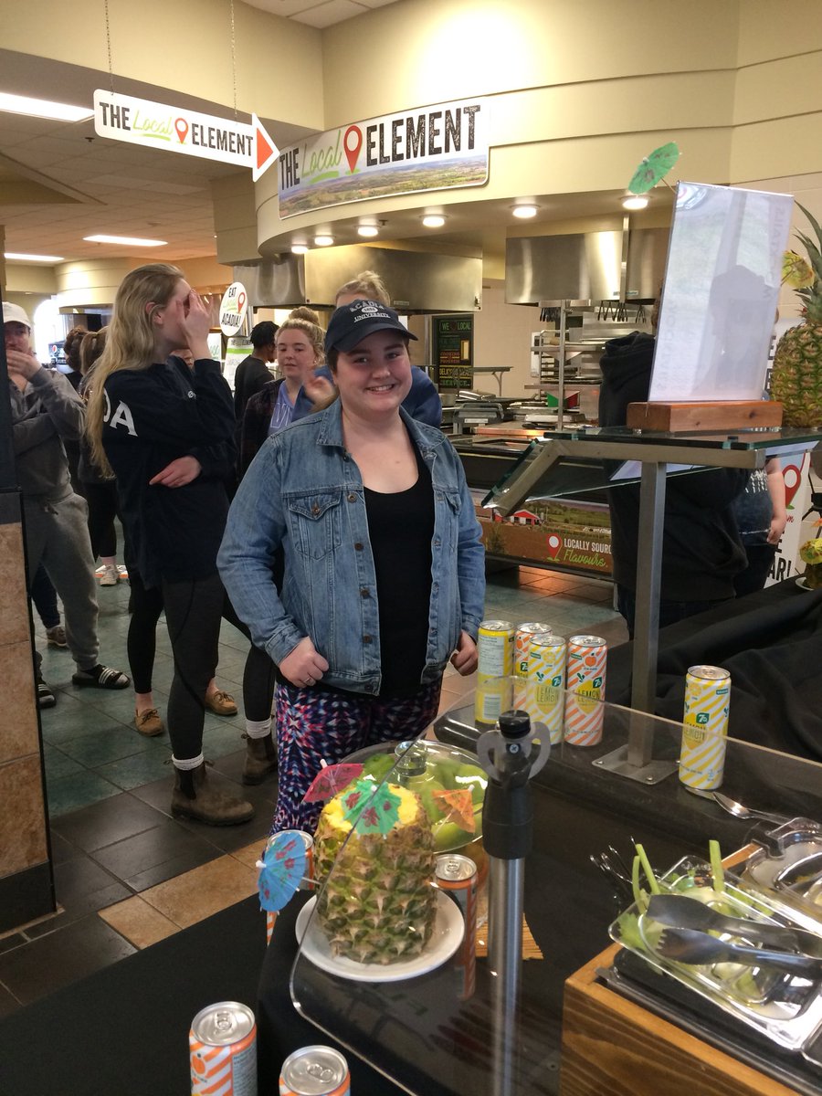 Acadia_Dining's tweet photo. MOCKTAILS in the servery now till 6:30. Yum! https://t.co/tcAz4tBWqF