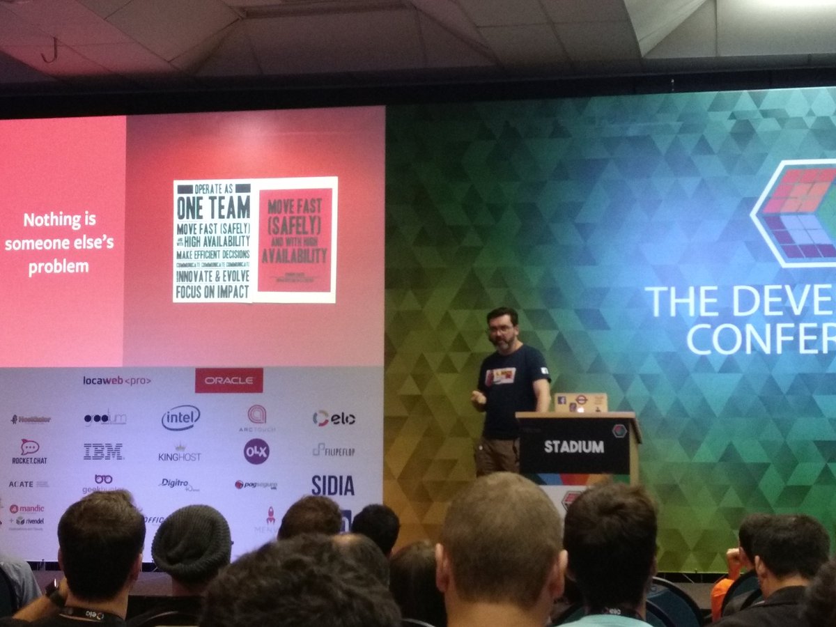 lucastagliani's tweet photo. Na palestra do Rodrigo Campos sobre como o Facebook opera em escala: "Duas horas de código podem evitar uma semana de planejamento". #TheDevConf #TrilhaDevOps https://t.co/teu9oWpbkS