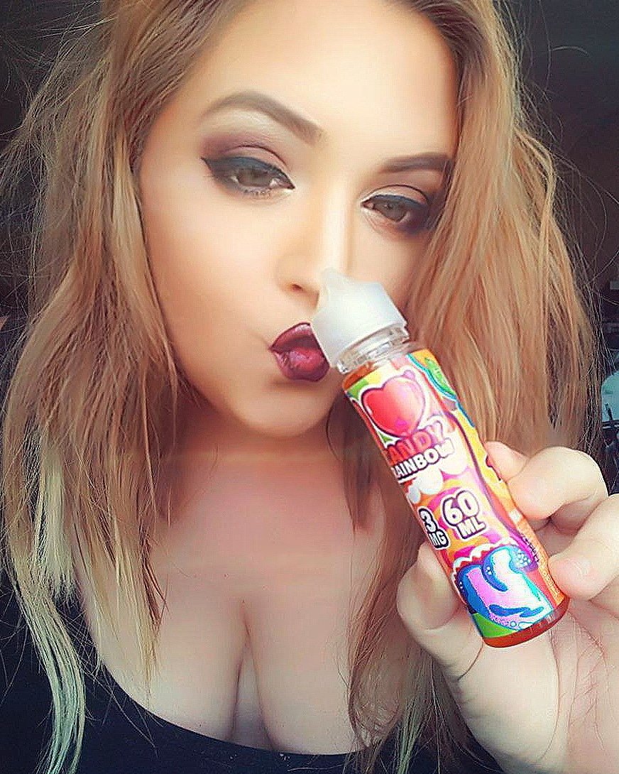 briheartssn's tweet photo. Been loving the #katykat matte lipsticks and gloss by @COVERGIRL 
And one my favorite ejuices #ilovecandy rainbow by #madhatterejuice @VapeMadHatter

#mua #makeupartist #vapeandmakeup #makeup #makeupgeek #lovemakeup #dripgirl https://t.co/kHLPuqD1ZM