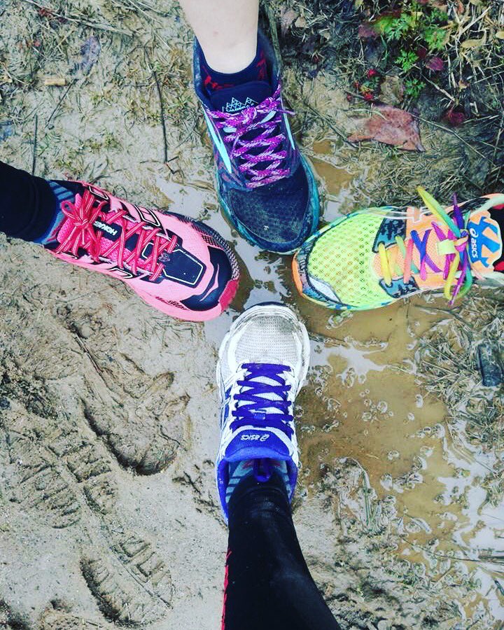 LasLolas_CE's tweet photo. 🙌🏻 Nuestras compañeras de la #trailwalker2018 
🏃🏽‍♀️🏃🏽‍♀️🏃🏽‍♀️ 

@asicsspain @brooksrunning @hokaoneone 🔝🔝🔝🔝🔝🔝🔝🔝🔝

¿Y vosotr@s? ¿Qué tal los 👣?

#100kmunacausa #trailrunning #trail #trailwalker #running https://t.co/fyeEhVfXxR