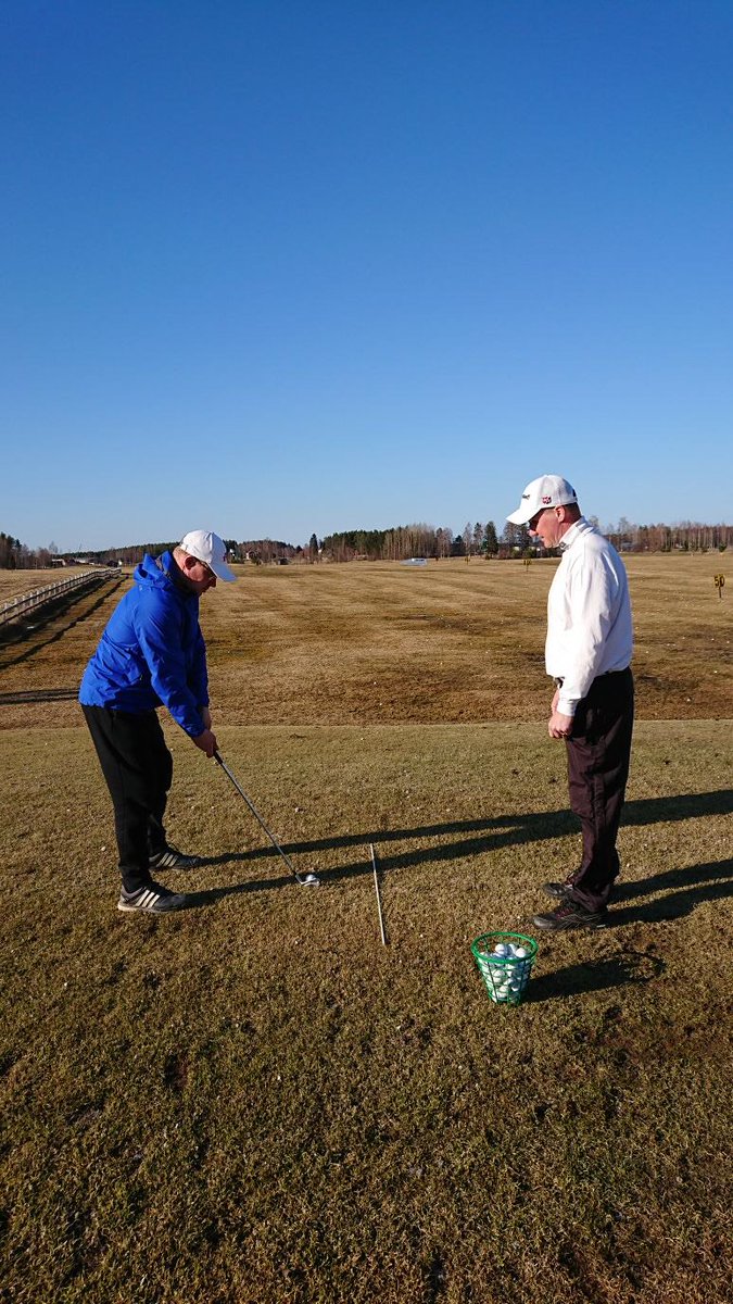 KuortaneG's tweet photo. Lentävä lähtö golfiin! Ilmoittaudu Pasi Puttosen golfkurssille ja löydä uusi mieluisa harrastus. Tai tule hiomaan swingisi huippukuntoon. Katso tarjouspaketti uusille pelaajille: 
https://t.co/cpjX4IQ2Ng https://t.co/QlSfa4jutJ