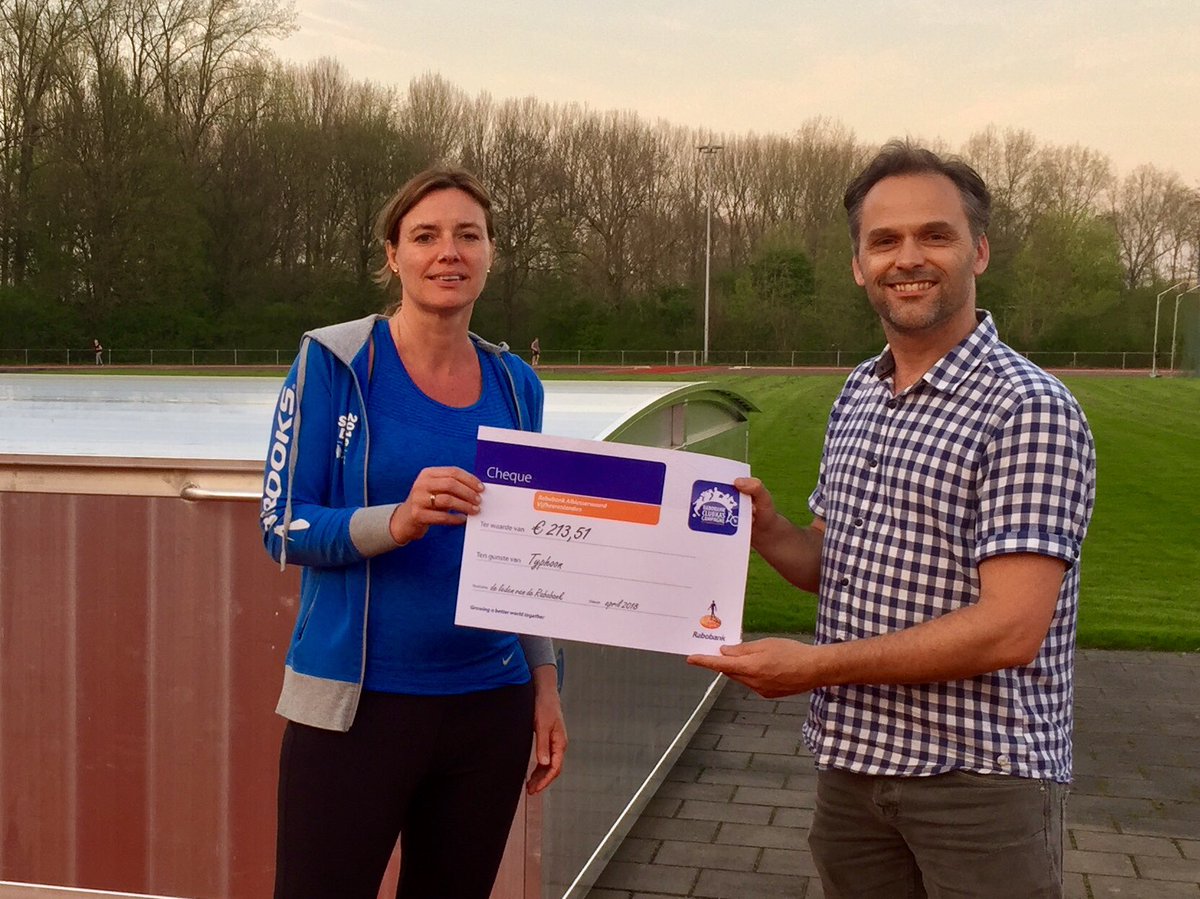 Paulkaldenberg1's tweet photo. Bij mijn oude cluppie @avtyphoon met een cheque van de Rabo #clubkasav een duit in het zakje gedaan voor de verbouwing. https://t.co/eA3NF4Ez7u