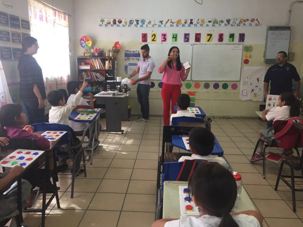 SipinnaSonora's tweet photo. Equipo SIPINNA SONORA continúa trabajando en la promoción de Derechos y Valores en las escuelas primarias del Edo, en apego al interés superior de la niñez, hoy con los alumnos de la Esc. Primaria Eloísa W de Beraud. https://t.co/Qt0Y6QJq14