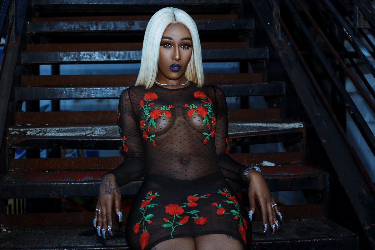 spectaculardior's tweet photo. Sometimes I want to say Forget you but I can’t right Now because I’m Feeling you ⚡️🌪 Photographer @nomadimages405
Makeup @bebemakeup1
Wig @mrslindsey8
Nails @chriseannyasiaaa
Dress @lovelywholesale_official
#publishmodel #houstonmodel #nomadimages #magzines #publishbrand https://t.co/Efw2Sc9xeW