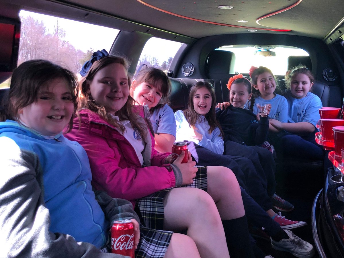 MTCRegional's tweet photo. Who wouldn’t want to go to lunch in a limo with their Principal? These lucky MTC students got to do just that yesterday. This is just another great MTC Auction item. @Seasons52 #MTCauction #MTCproud #lunch #ValleyForgePark https://t.co/dbmxPZYQv8